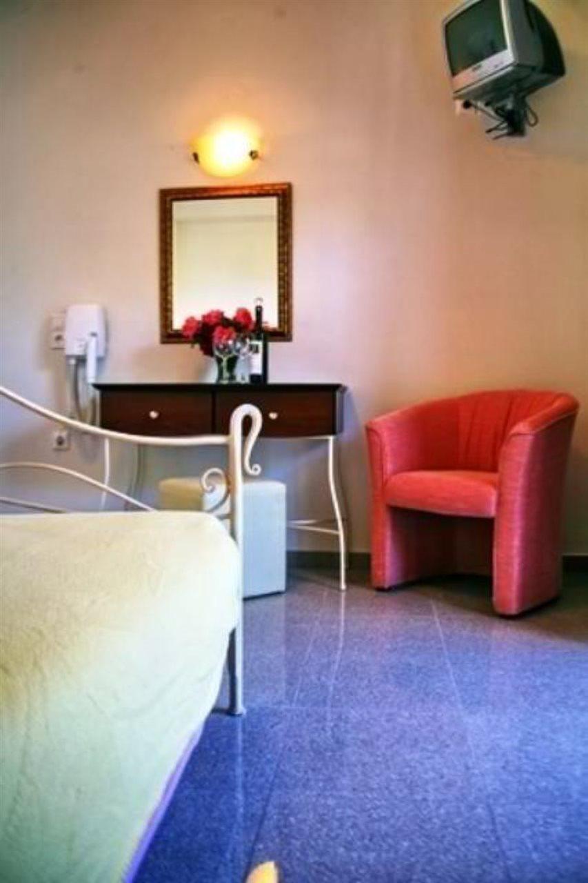 Hotel Pela Skala Kallonis Exteriér fotografie