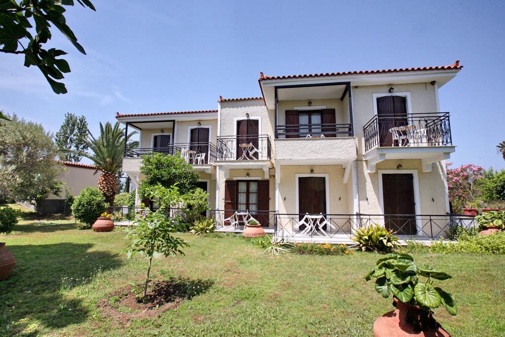 Hotel Pela Skala Kallonis Exteriér fotografie