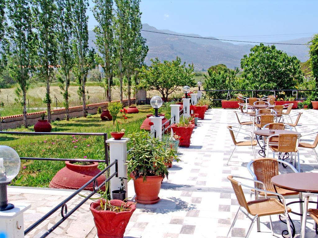 Hotel Pela Skala Kallonis Exteriér fotografie